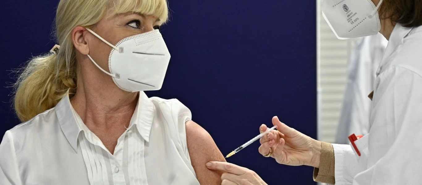 Αυστρία: Υποχρεωτικός εμβολιασμός των ενηλίκων - Κίνητρο η δωροεπιταγή 500 ευρώ